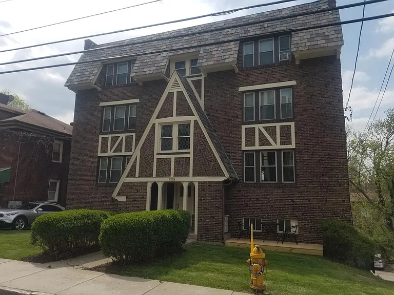 688 Florida Ave — Photo 9