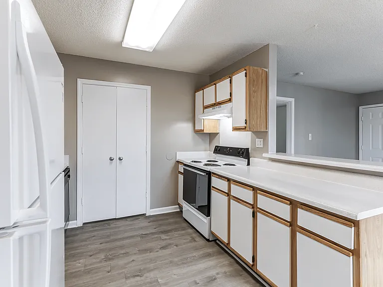 The Waverly Apartments — Photo 20