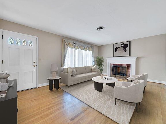 4th image of 405 Hilltop Dr