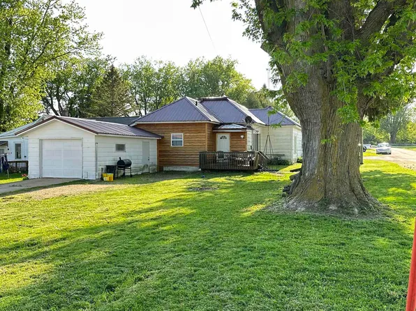 2469 Commerce St, Dodgeville, WI 53533