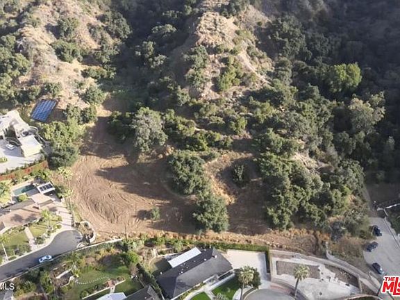 2nd image of 1037 Becklee Rd