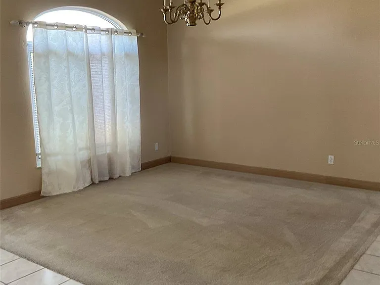715 Fairlawn Dr — Photo 14