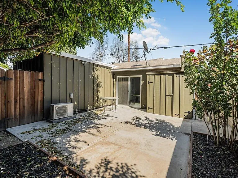 6131 Ranchito Ave — Photo 12