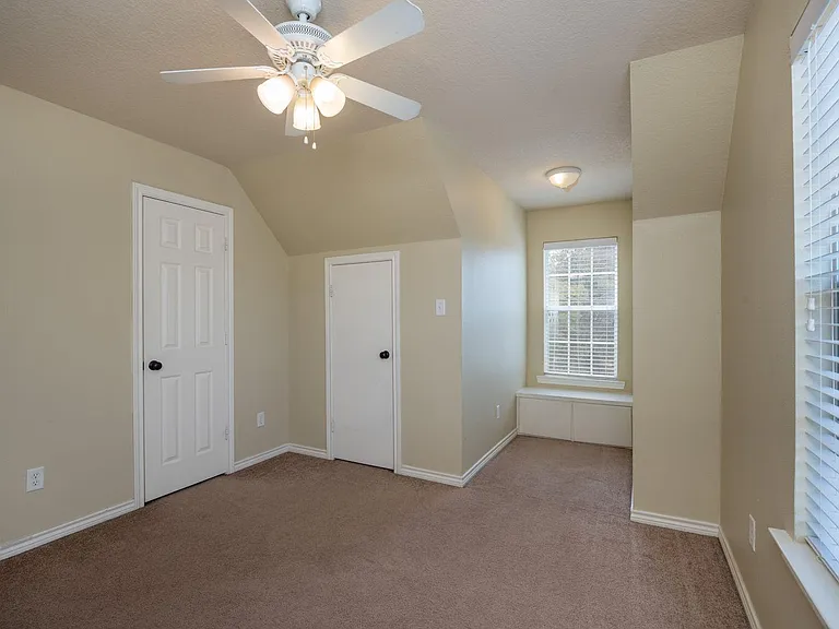 3719 Holick Ln — Photo 9