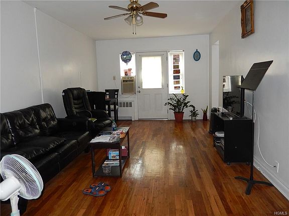3rd image of 16 Leewood Cir APT 1R