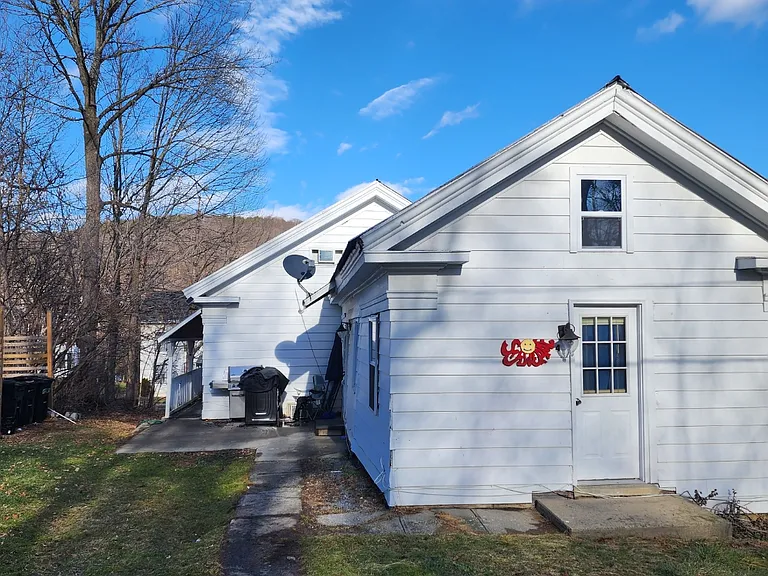 274 Main St #2 — Photo 4