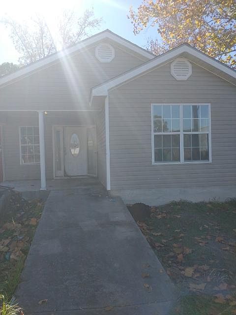 1st image of 1109 E Marion Ave