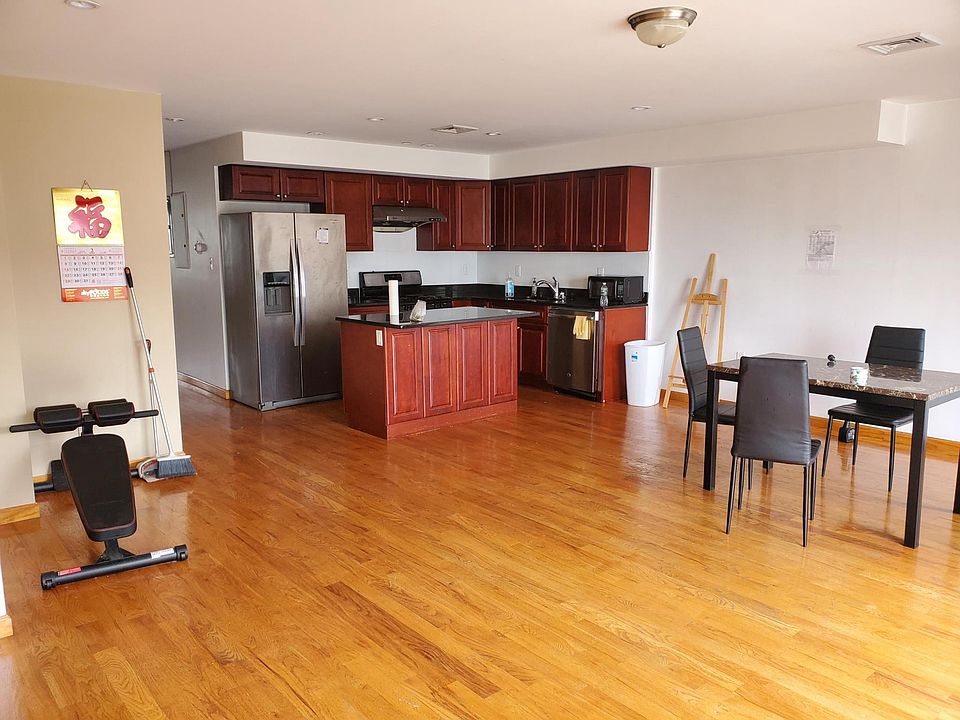 1st image of 303 Soundview Ln #2B