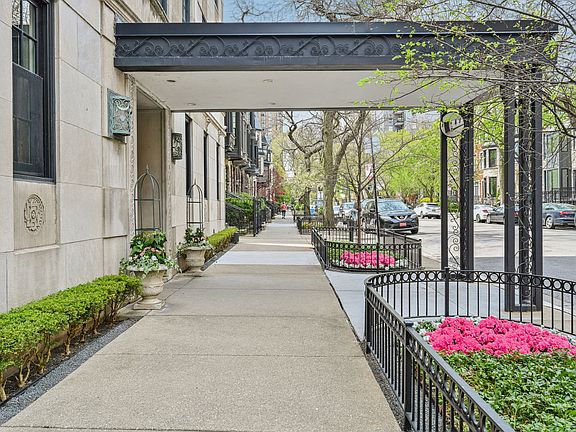 3rd image of 73 E Elm St APT 12D