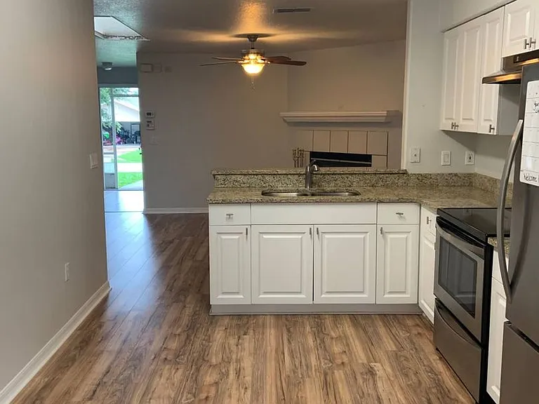 38A Lindsay Dr — Photo 4