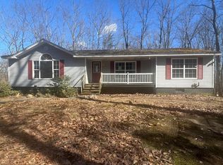 76 Griswold Dr, Bellows Falls, VT 05101