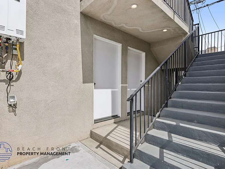 716-722 East 7th Street — Photo 9