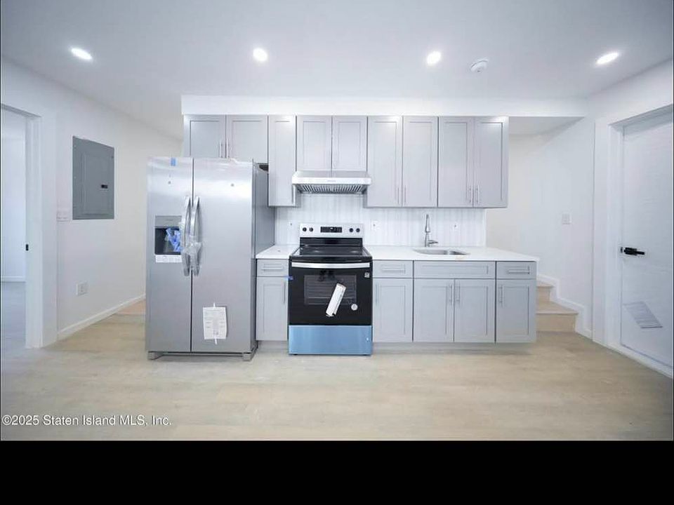 1st image of 138 Hendricks Ave Floor 2