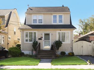 147-12 17th Rd, Whitestone, NY 11357