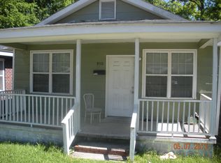 930 W 52nd St, Savannah, GA 31405