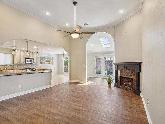 4th image of 3909 Courtland Dr