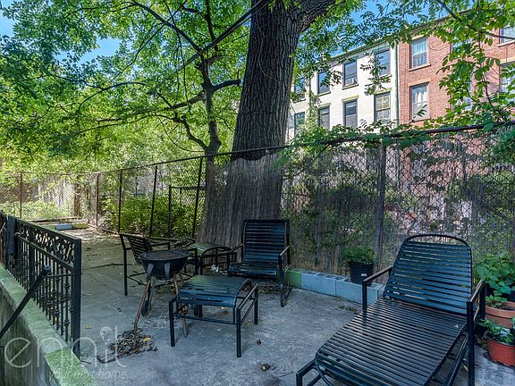 2nd image of 967 Bergen St APT 1