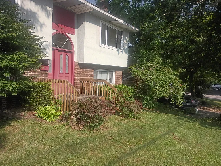 414 N Hague Ave — Photo 2