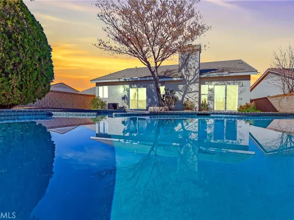 1732 W Holguin St, Lancaster, CA 93534