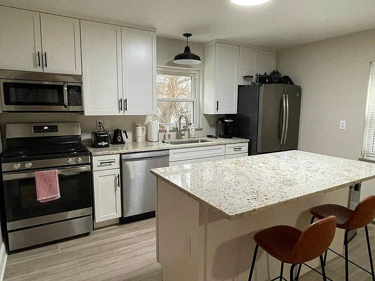 110 Glazier Ave #1 — Photo 8