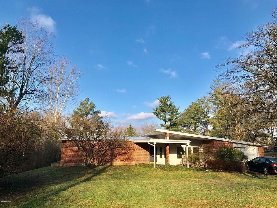 1st image of 47 Hillcrest Dr