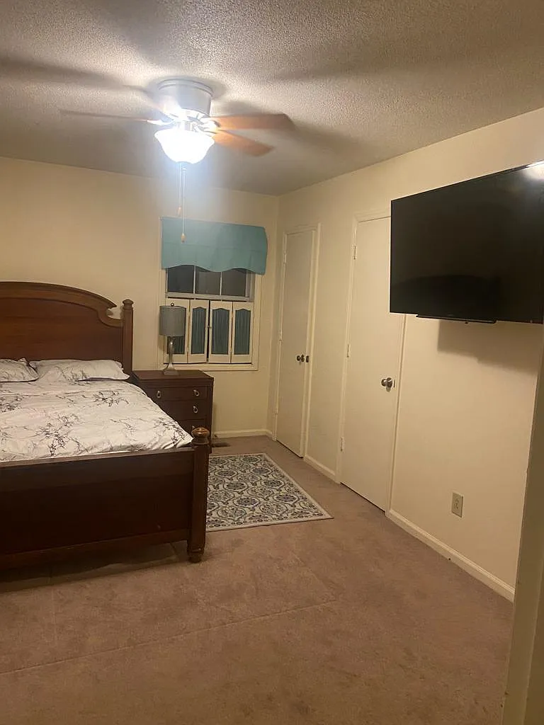 4 bed, 2.5 bath, 1700 sqft, $2,450 — Photo 1