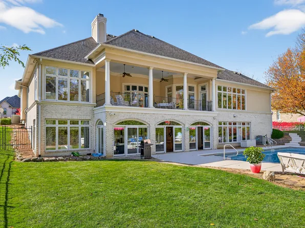 1913 Dockside Dr, Greenwood, IN 46143