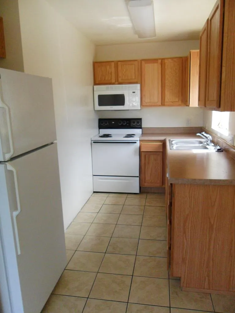 3 bed, 1016 sqft, $2,235 — Photo 3