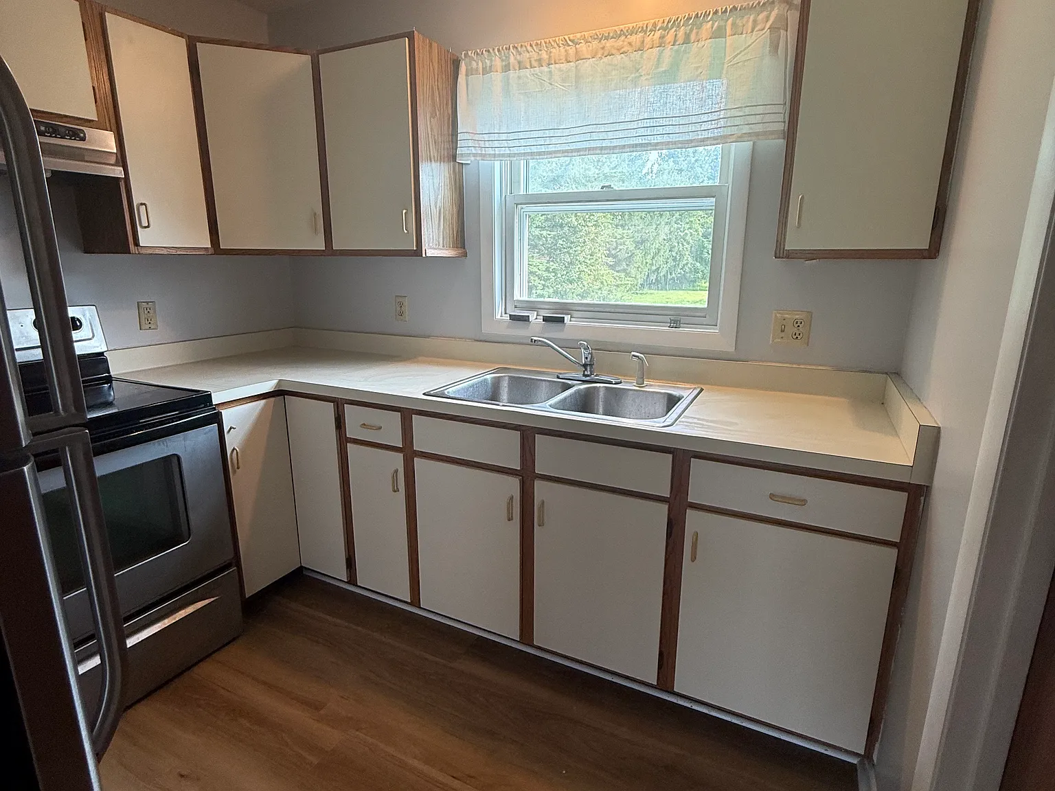 2 bed, 1000 sqft, $1,550 — Photo 4