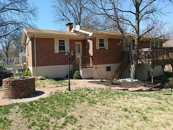 3rd image of 10366 Badgley Dr
