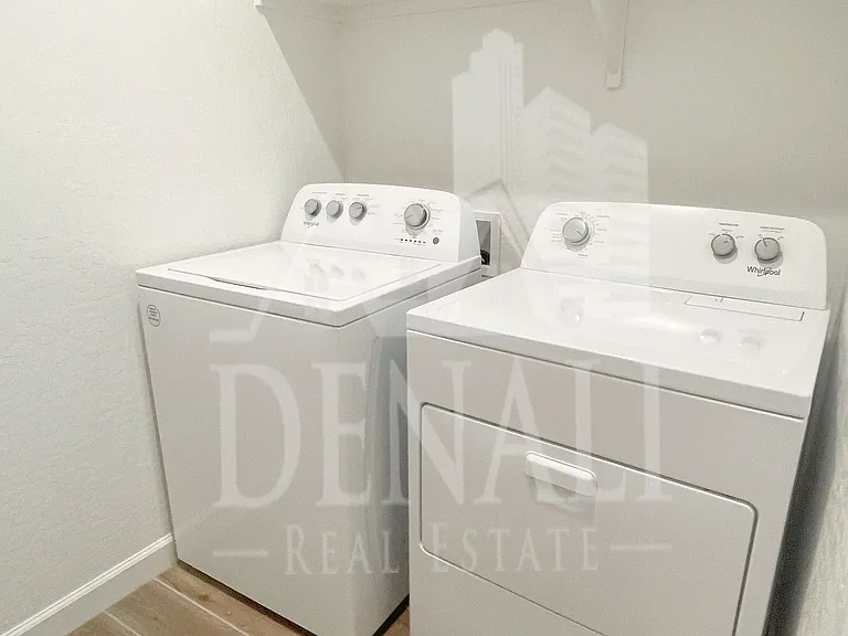 2760 W Stradling Ave — Photo 33