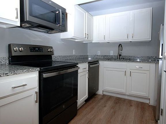 3rd image of 315 E Walnut St #2-C