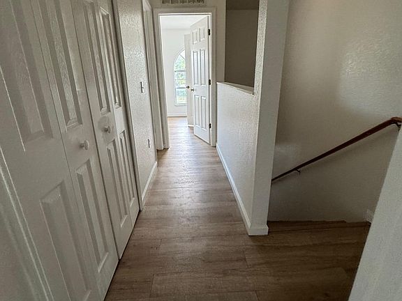 5th image of 163 Ivy Ln #B