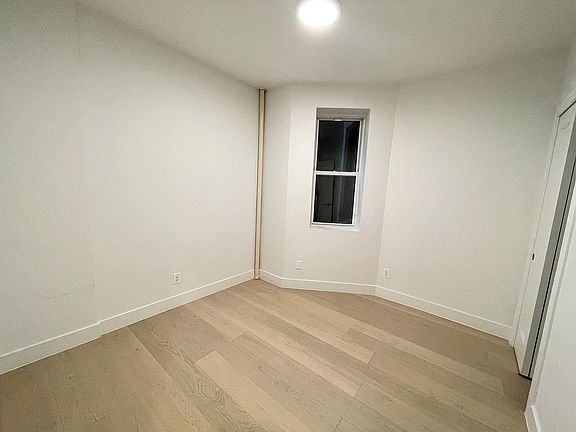 5th image of 514 E 12th St APT 4