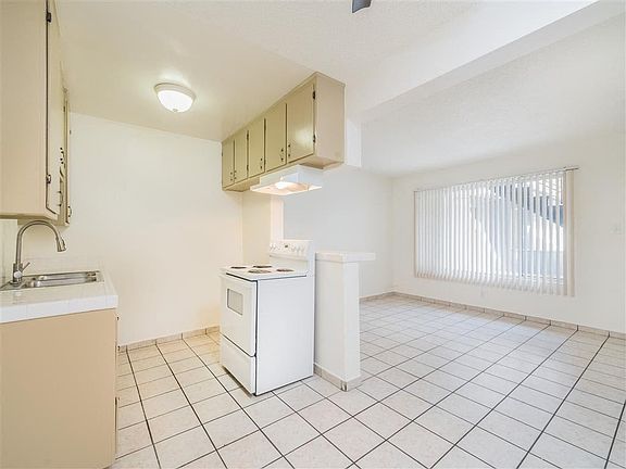 Daisy kitchen