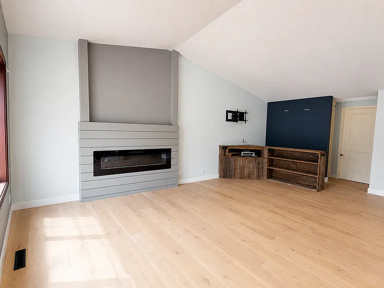 2113 Birch Cir — Photo 2