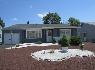 10 Auburn Rd, Toms River, NJ 08757