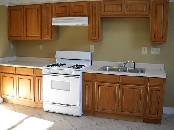 3rd image of 116 N Miro St