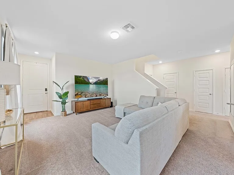 10643 W Military Dr #33 — Photo 15