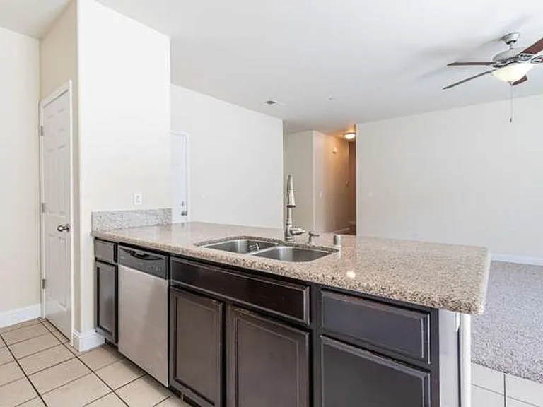 538 N Burgan Ave — Photo 10