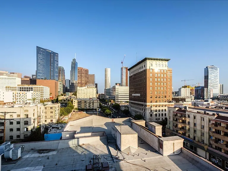 Seven West DTLA — Photo 177