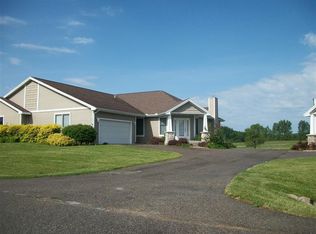 6868 N Bluff Ct, Onekama, MI 49675