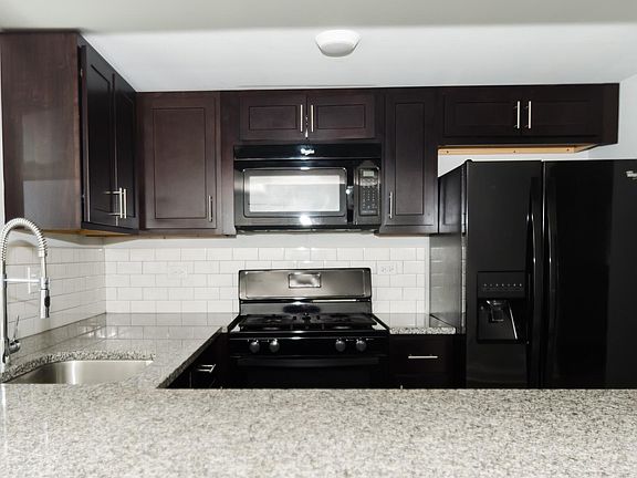 4th image of 1646 N Fairfield Ave