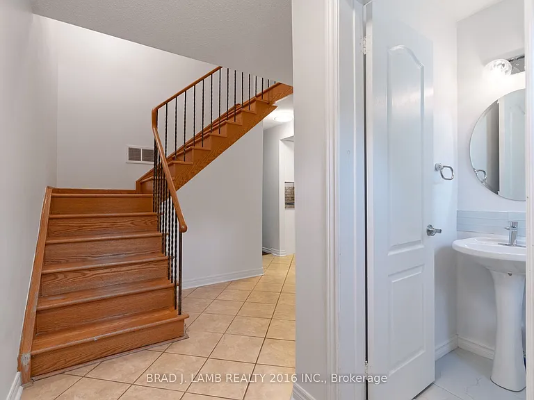 405 Hyacinthe Blvd #Townhouse 12 — Photo 1
