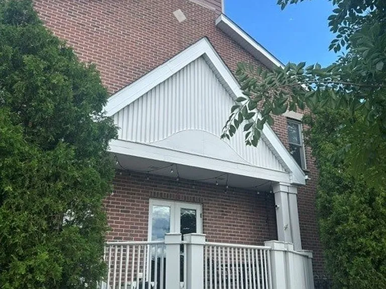 443 54th St — Photo 3
