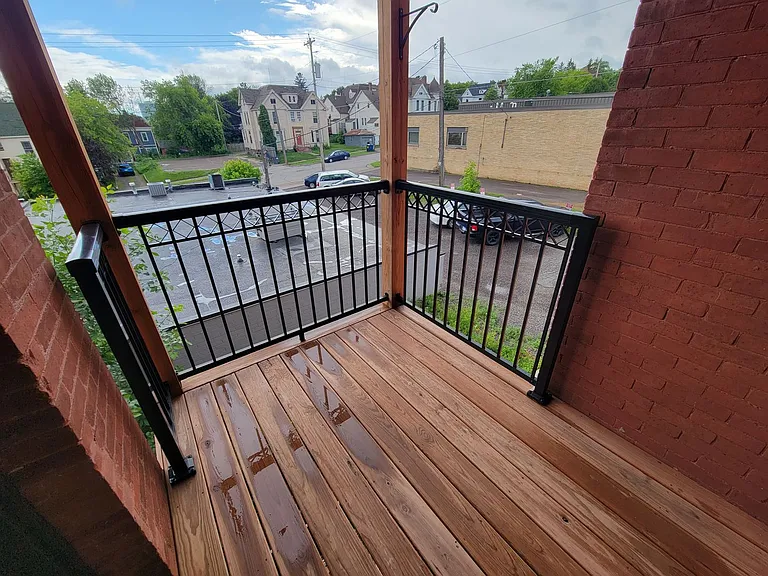 1509 E Superior St — Photo 31