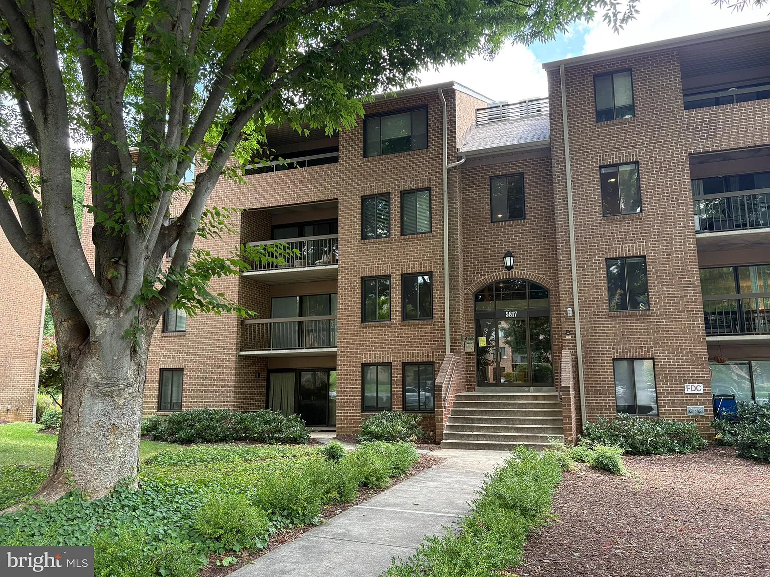 Georgetown Village Codm — Photo 1