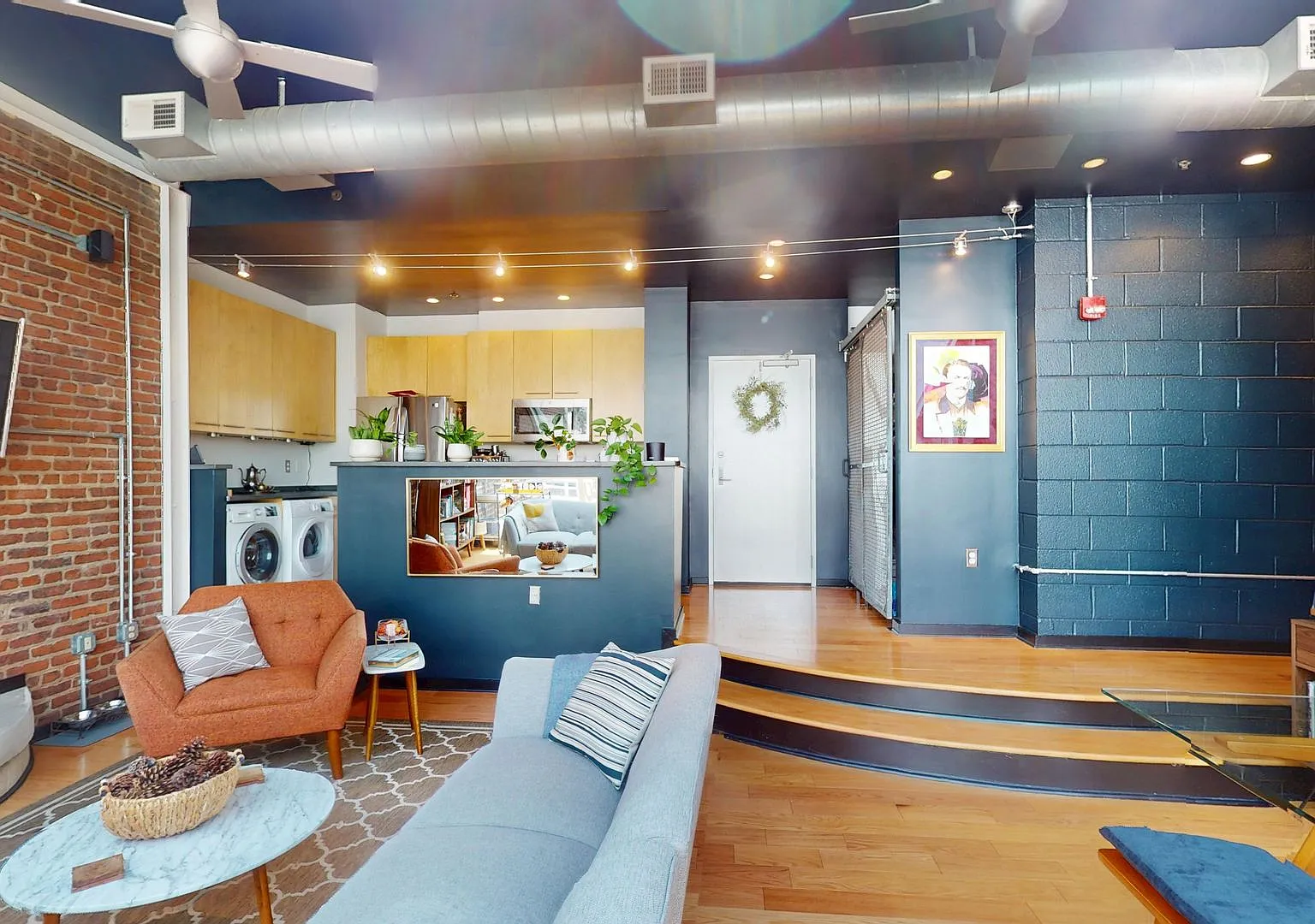 Stunning Penthouse Two Bedroom W/Private Balcony, Parking Included on Church Street! — Photo 4