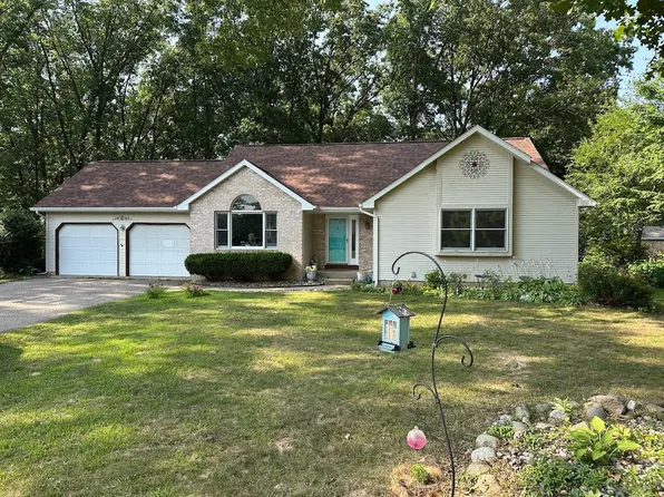 28302 Springbrook Dr, Lawton, MI 49065