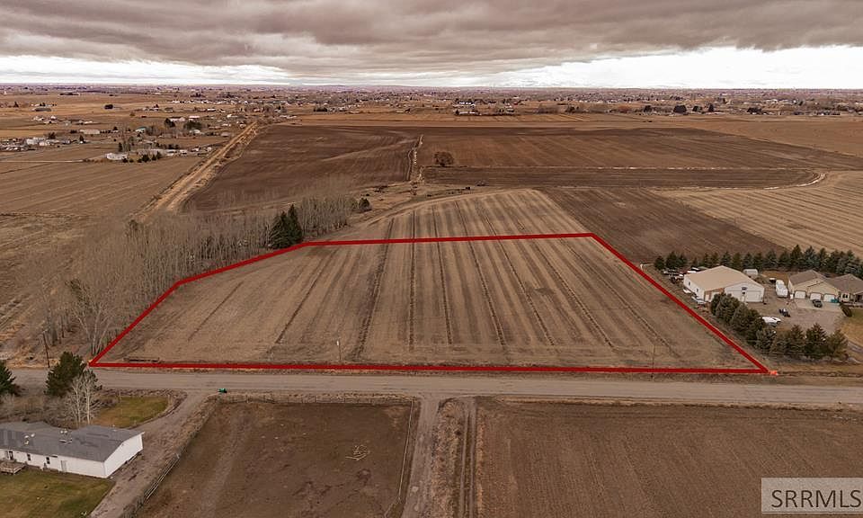 1st image of 4300 E 1 N